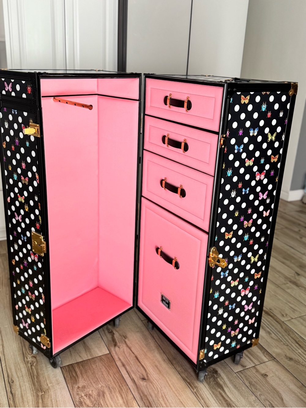 Pre owned Versace x Dua Lipa Limited Edition, Exclusive Trunk